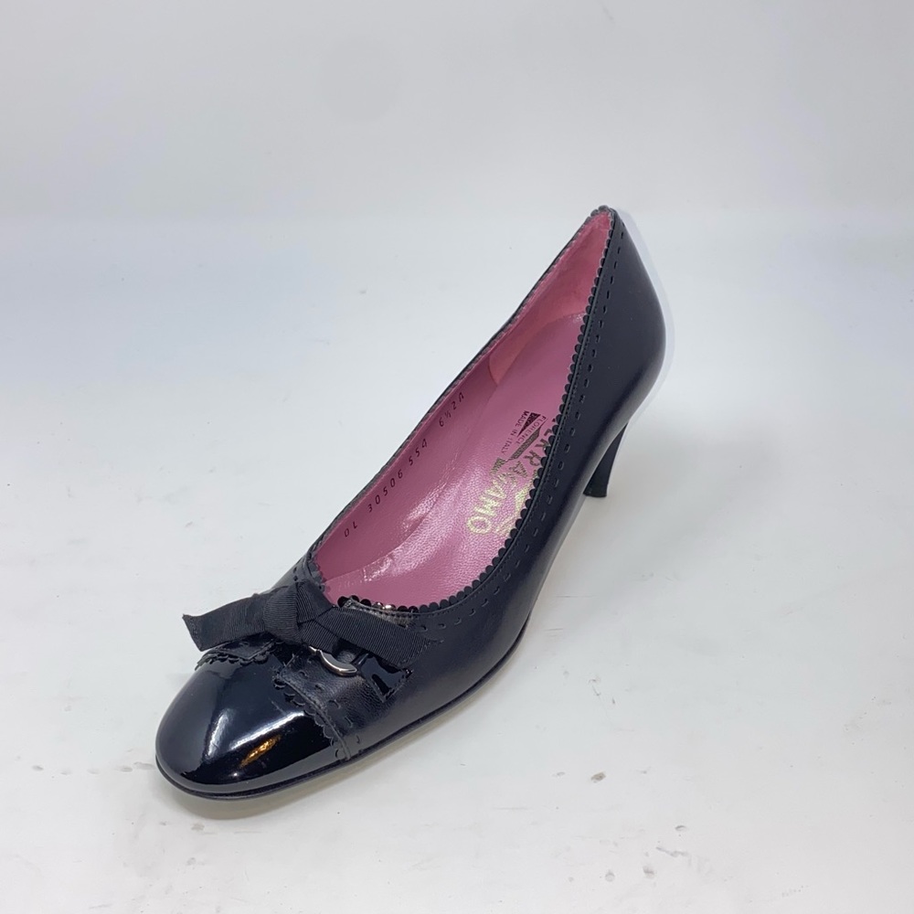 ❤️Salvatore Ferragamo VTG Pumps. Never worn. Size 6AA - Picture 1 of 11